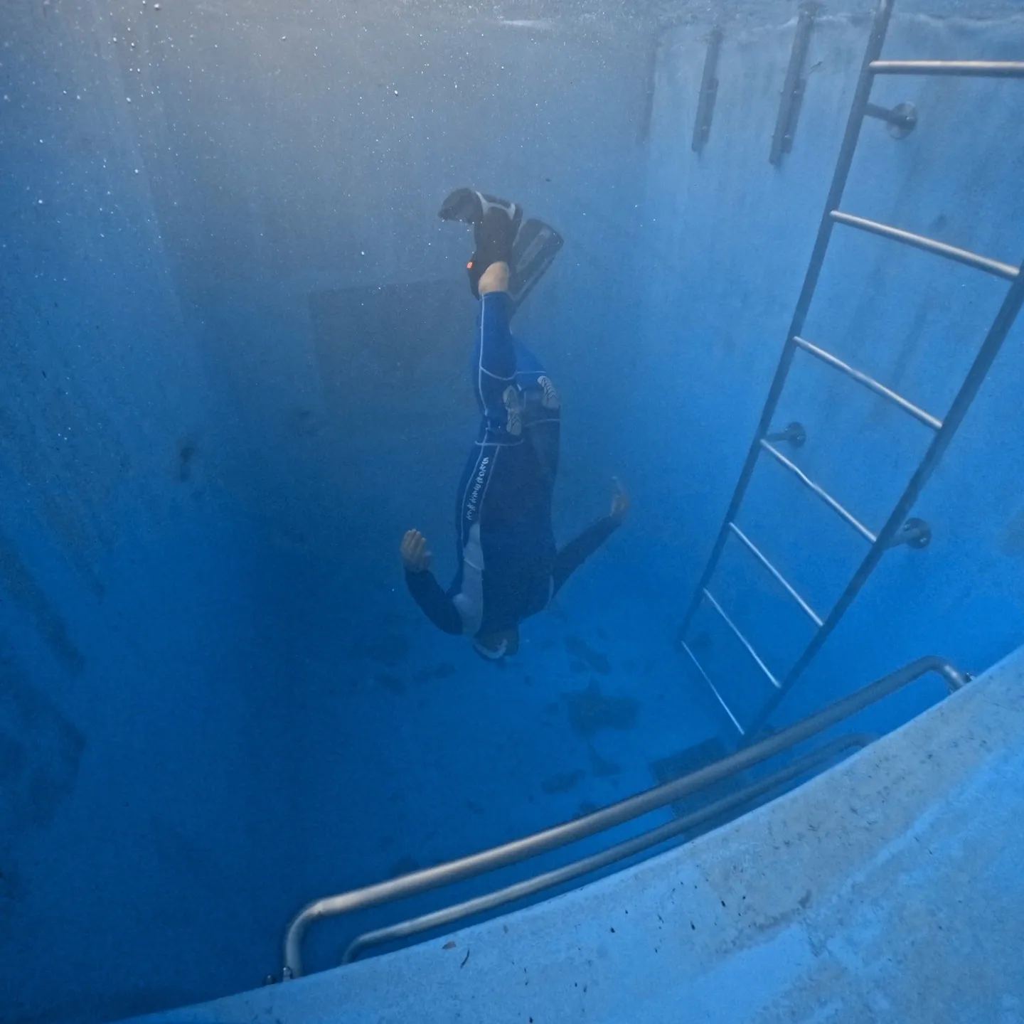 2025/9/14午前中は韓国パラダイブ35ｍプールに向けフ...