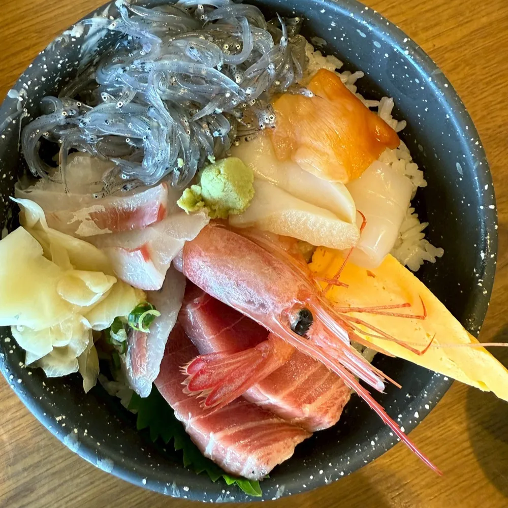 三連休は沖縄、昨日迄は西伊豆でした✌️食欲の秋という事でおも...